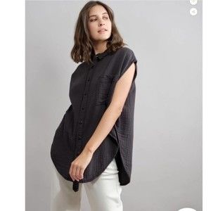 NSF RUBY SLEEVELESS BUTTON UP IN DEEP PIGMENT BLACK